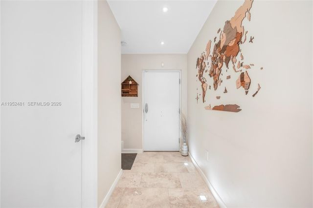 472 Minola Dr 472, Miami Springs, FL 33166