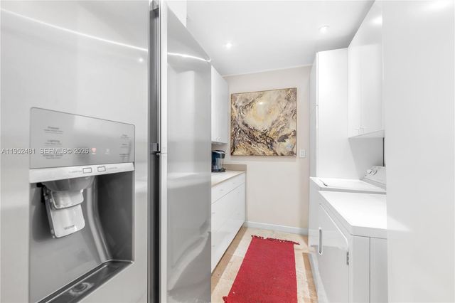 472 Minola Dr 472, Miami Springs, FL 33166