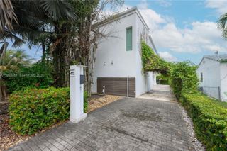 472 Minola Dr 472, Miami Springs, FL 33166