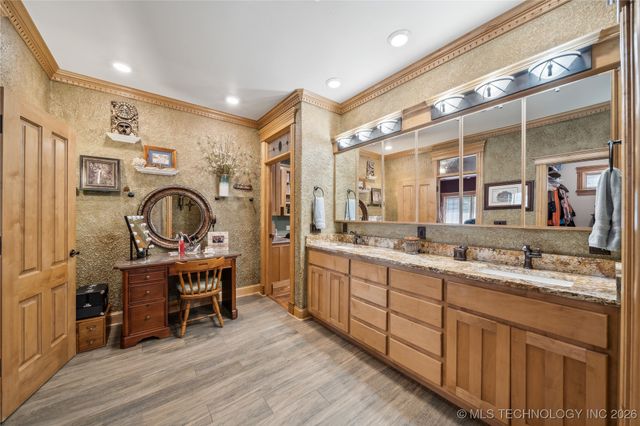 2372 Fox Street, Tahlequah, OK 74464