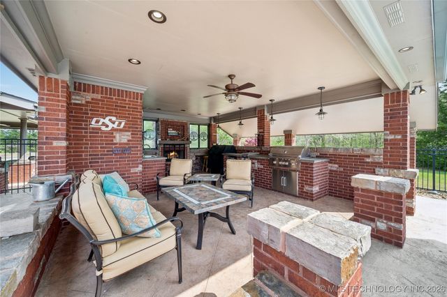 2372 Fox Street, Tahlequah, OK 74464