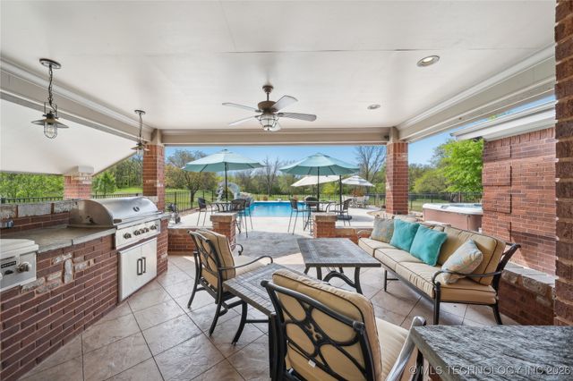 2372 Fox Street, Tahlequah, OK 74464