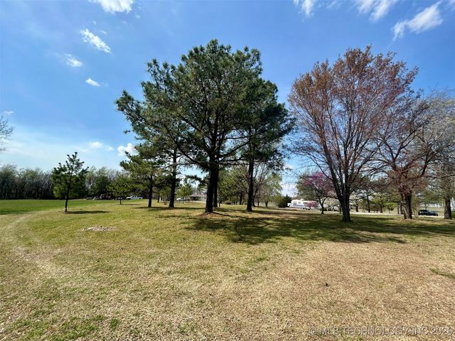 2372 Fox Street, Tahlequah, OK 74464