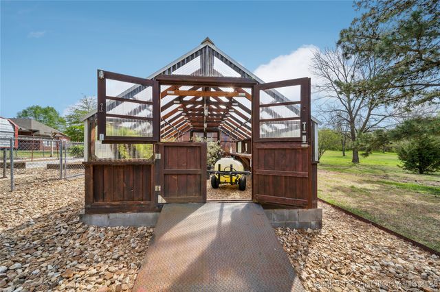 2372 Fox Street, Tahlequah, OK 74464