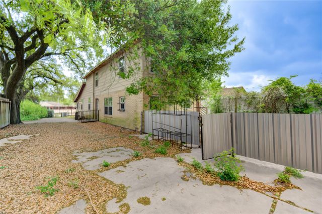 9317 Homestead Road, Houston, TX 77016