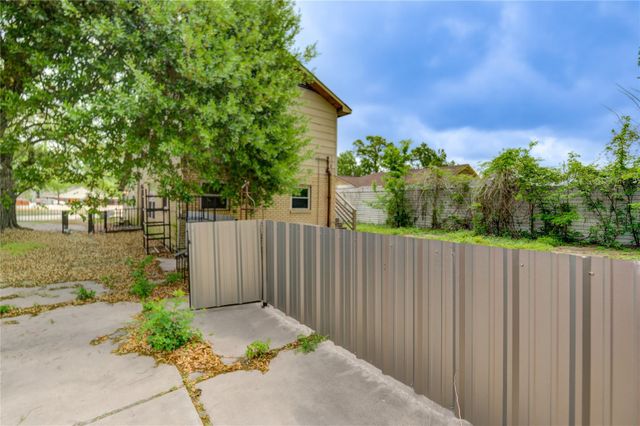 9317 Homestead Road, Houston, TX 77016
