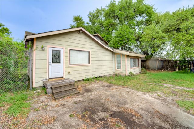 9317 Homestead Road, Houston, TX 77016