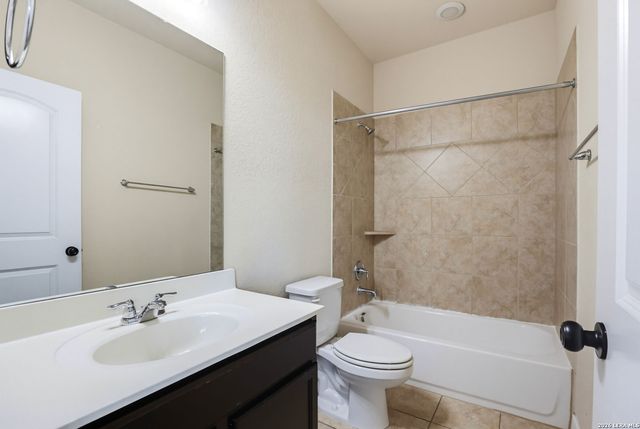 813 SUSSEX CV, Cibolo, TX 78108