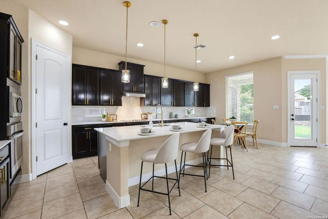 813 SUSSEX CV, Cibolo, TX 78108