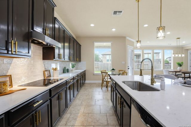 813 SUSSEX CV, Cibolo, TX 78108