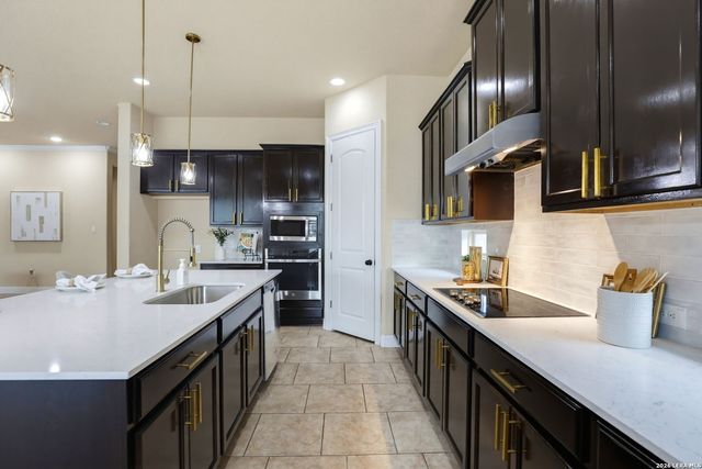 813 SUSSEX CV, Cibolo, TX 78108