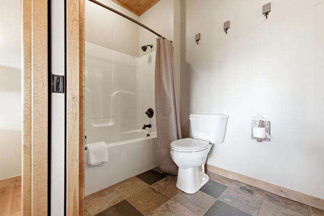 362 Nantahala Harbor Drive, Topton, NC 28781