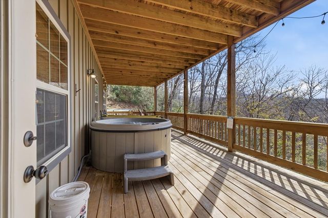 362 Nantahala Harbor Drive, Topton, NC 28781