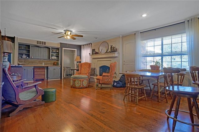 235 S Cumberland Avenue, Russellville, AR 72801