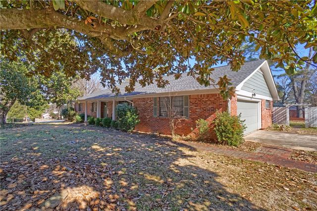 235 S Cumberland Avenue, Russellville, AR 72801