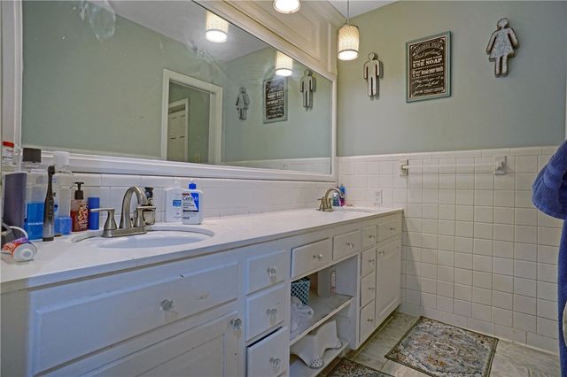 235 S Cumberland Avenue, Russellville, AR 72801