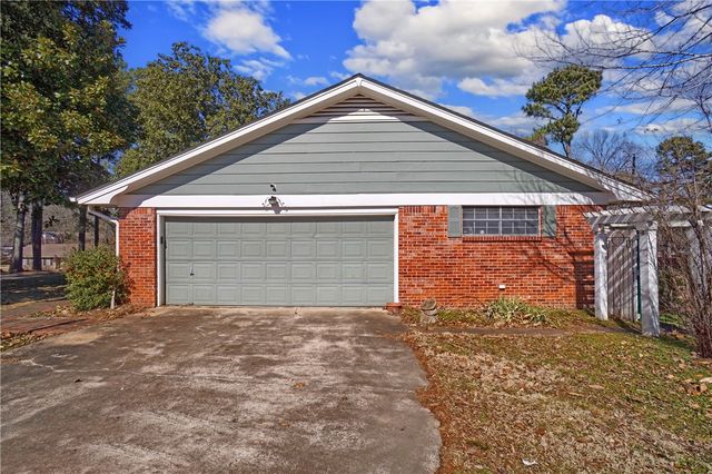 235 S Cumberland Avenue, Russellville, AR 72801