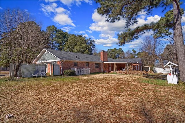 235 S Cumberland Avenue, Russellville, AR 72801