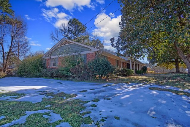 235 S Cumberland Avenue, Russellville, AR 72801