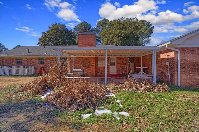 235 S Cumberland Avenue, Russellville, AR 72801