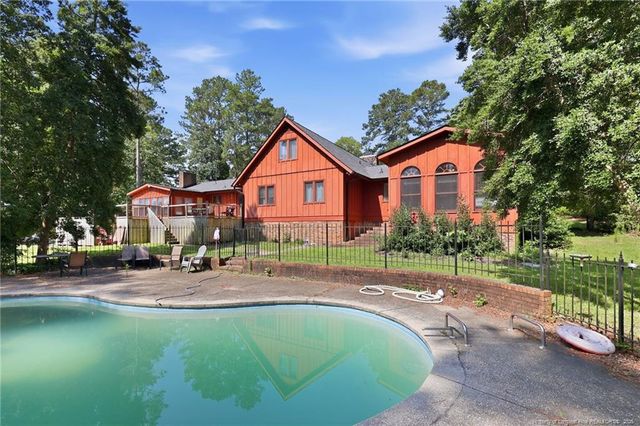 2107 Pinewood Terrace, Fayetteville, NC 28304