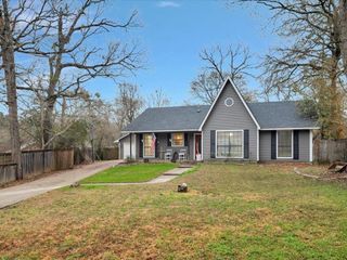 4 Rain Drop Drive, Lufkin, TX 75901