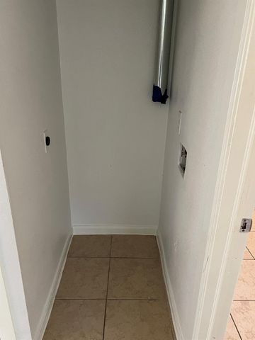 5136 Mallow Street B, Houston, TX 77033