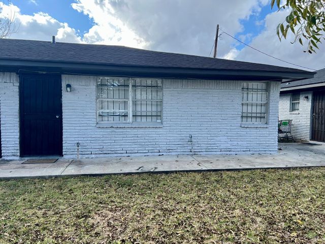 5136 Mallow Street B, Houston, TX 77033