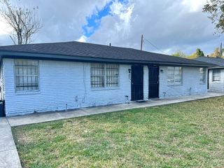 5136 Mallow Street B, Houston, TX 77033