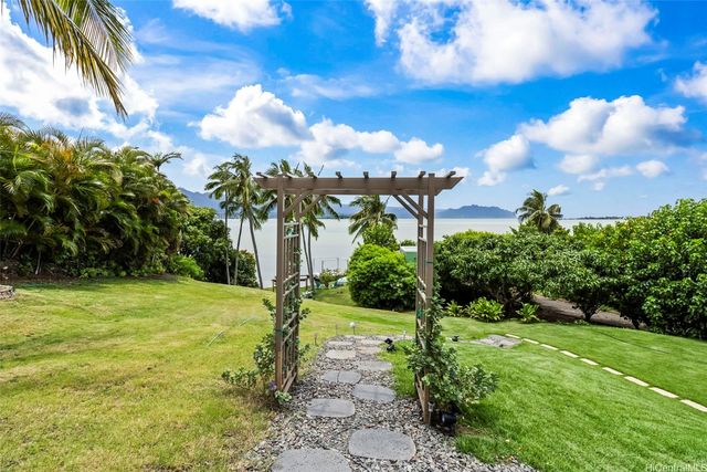 44-421 Kaneohe Bay Drive, Kaneohe, HI 96744