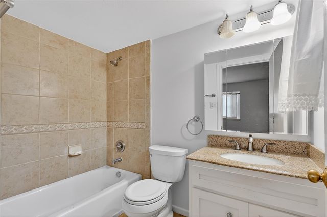 11807 S Ridgewood Circle, Houston, TX 77071