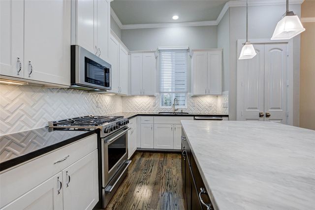 253 W 27th Street, Houston, TX 77008