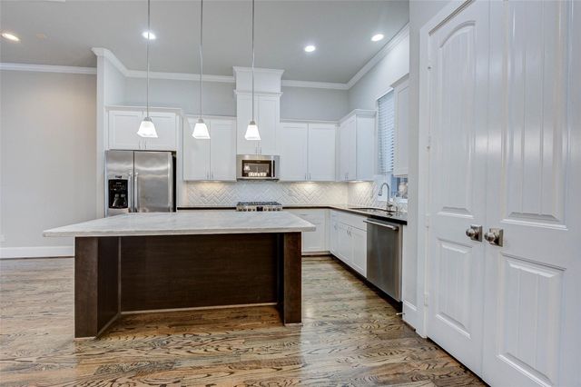 253 W 27th Street, Houston, TX 77008