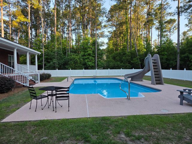 541 S Persimmon Ford Rd., Johnsonville, SC 29555