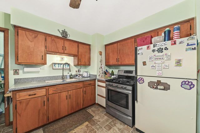 7822 W Palmetto AVENUE, Milwaukee, WI 53218