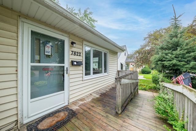 7822 W Palmetto AVENUE, Milwaukee, WI 53218