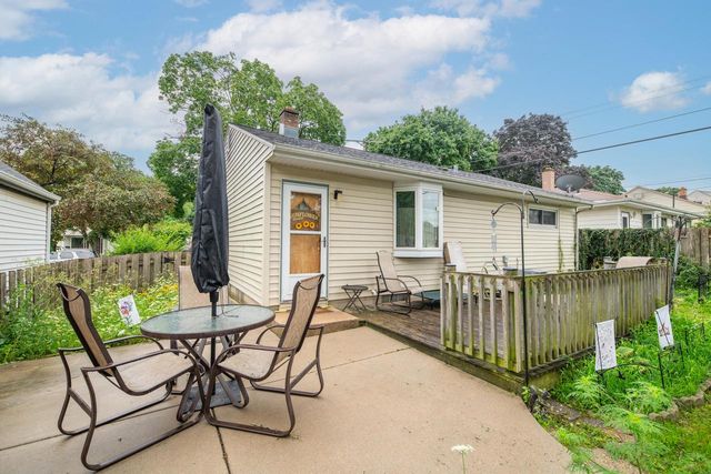 7822 W Palmetto AVENUE, Milwaukee, WI 53218