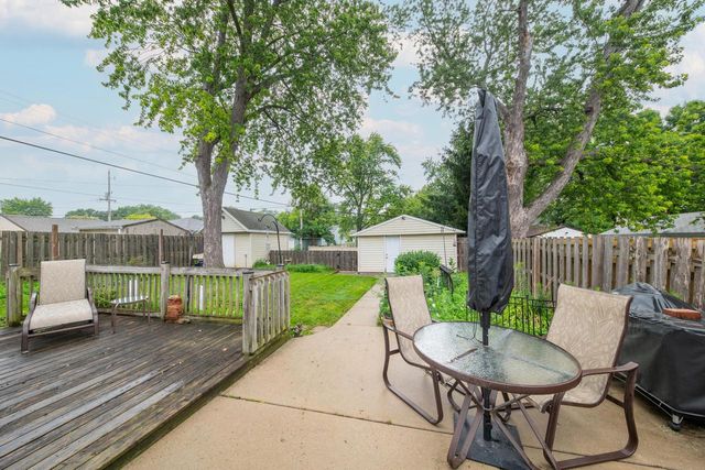 7822 W Palmetto AVENUE, Milwaukee, WI 53218
