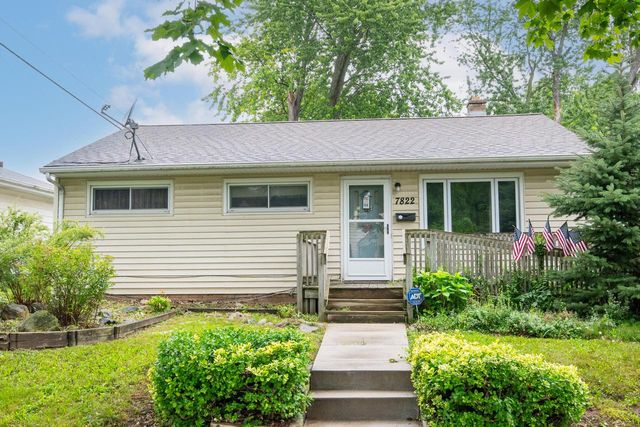 7822 W Palmetto AVENUE, Milwaukee, WI 53218
