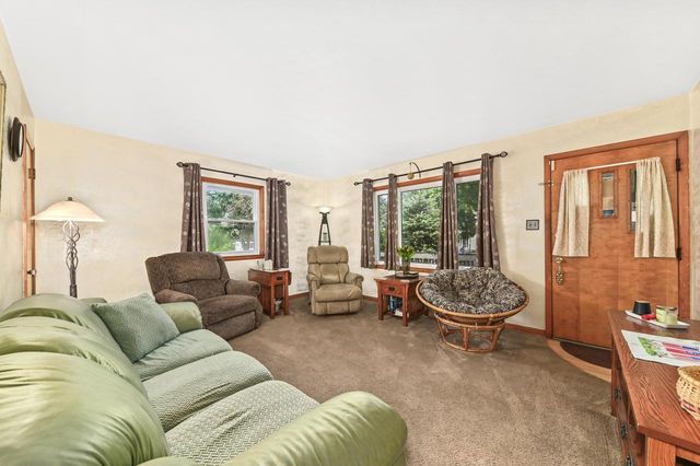 7822 W Palmetto AVENUE, Milwaukee, WI 53218