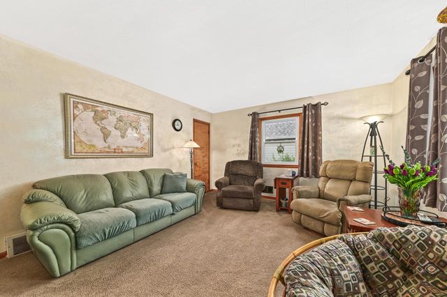 7822 W Palmetto AVENUE, Milwaukee, WI 53218