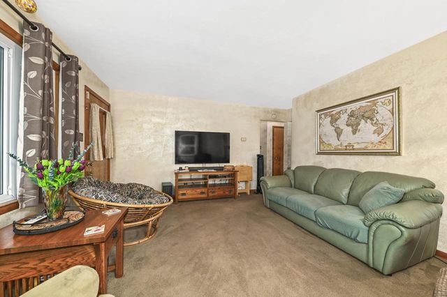 7822 W Palmetto AVENUE, Milwaukee, WI 53218