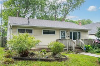 7822 W Palmetto AVENUE, Milwaukee, WI 53218