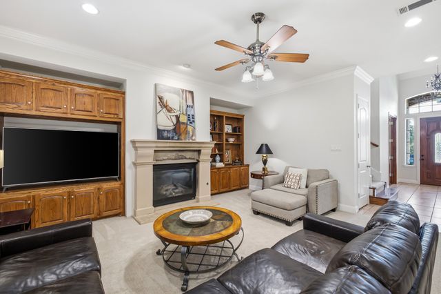 710 Knott Court, Euless, TX 76039