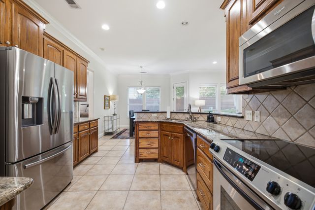 710 Knott Court, Euless, TX 76039