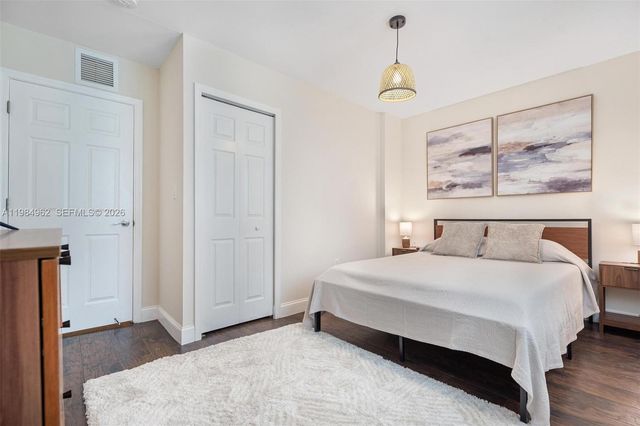 920 SW 9th St, Miami, FL 33130