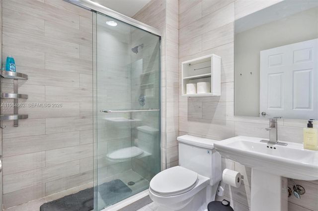 920 SW 9th St, Miami, FL 33130