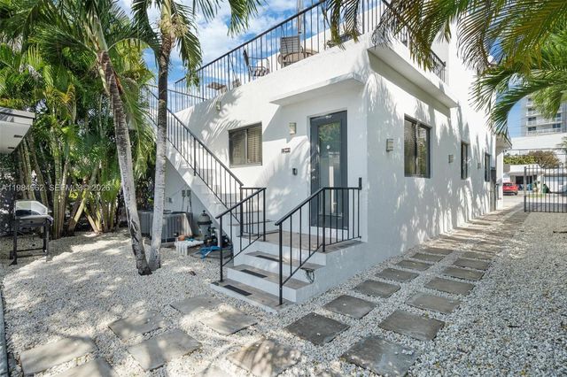 920 SW 9th St, Miami, FL 33130