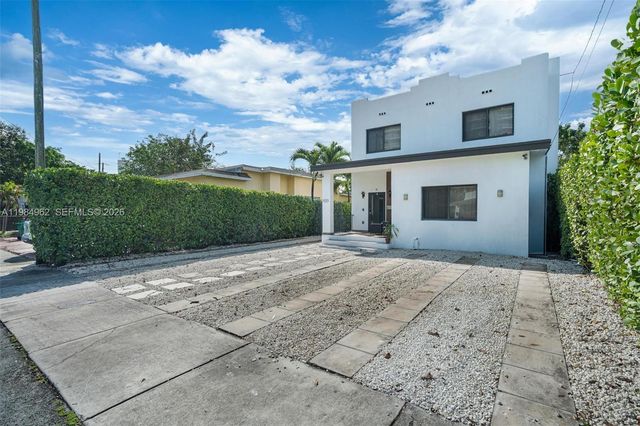 920 SW 9th St, Miami, FL 33130