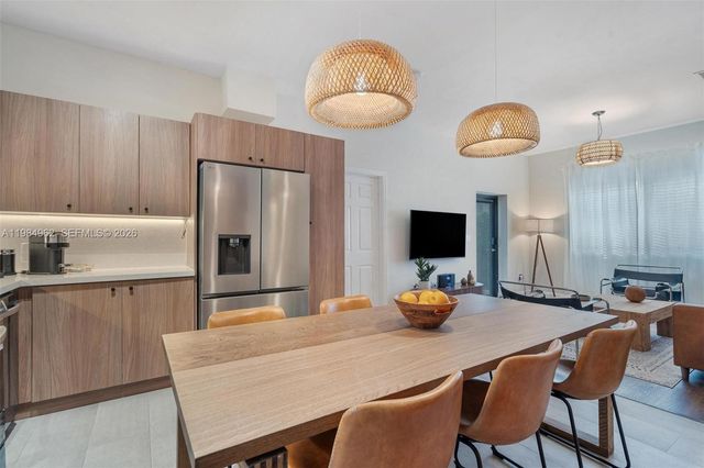 920 SW 9th St, Miami, FL 33130